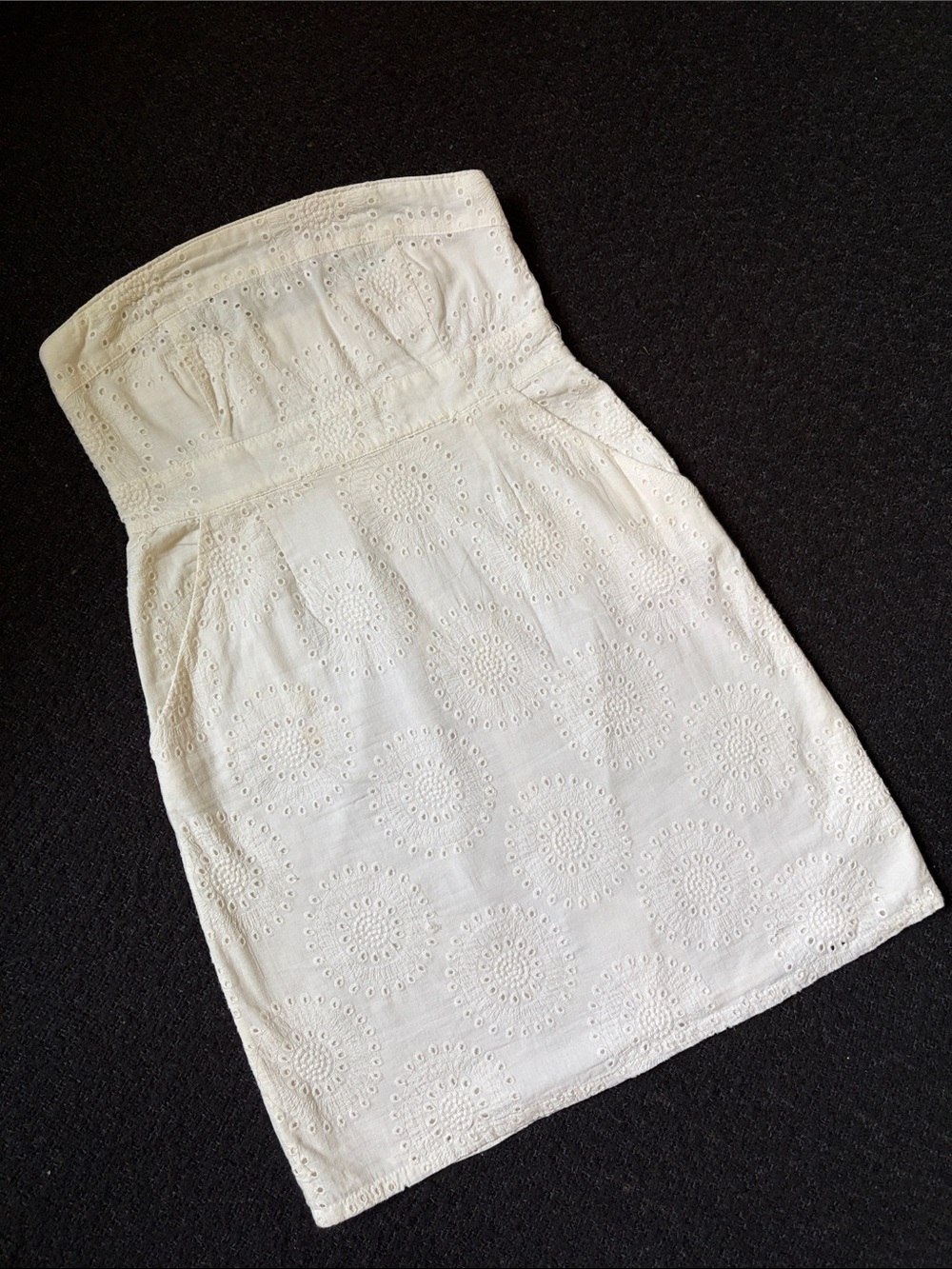 🌸 OLD NAVY WOMENS SIZE XS WHITE EYELET STRAPLESS DRESS